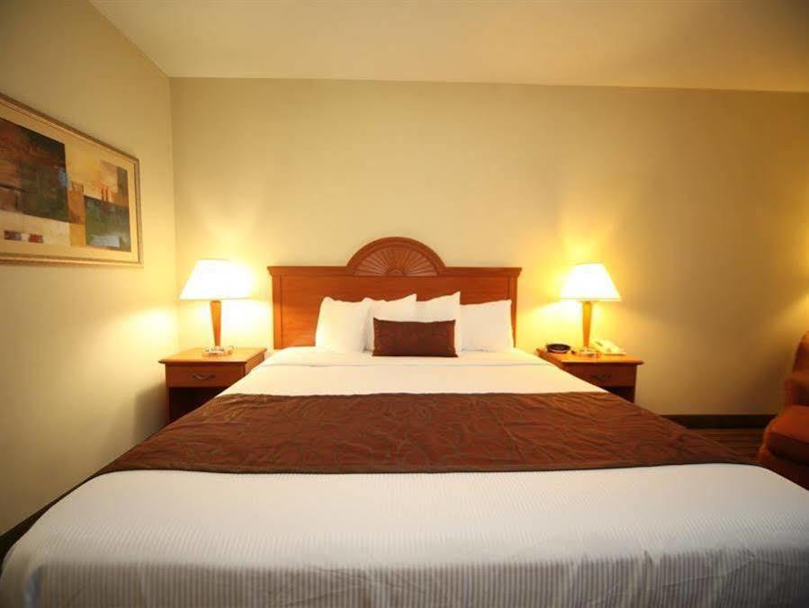 Best Western Plus Edison Inn Garner Exterior photo